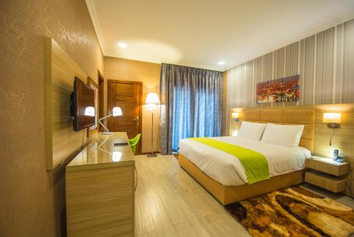 the court boutique hotel