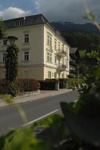 Romantik Residenz (Ferienwohnungen Hotel Im Weissen Rossl) - Dependance,Ramsau Am Dachstein>>Gmunden,3 star