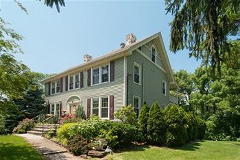 Alpine Haus Bed & Breakfast Inn
