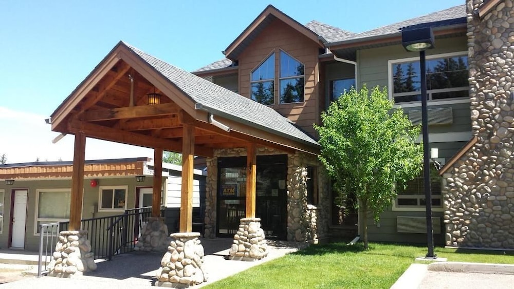 Elkwater Lake Lodge,Cypress County>>Alberta,3 star