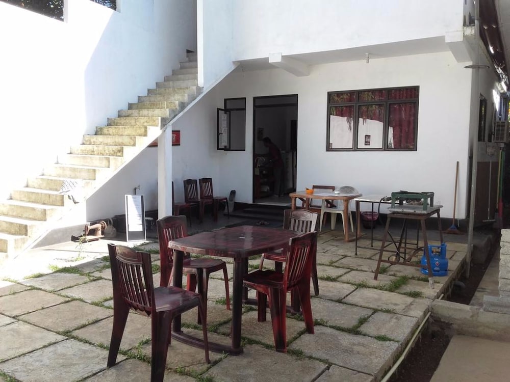 Kalan Villa,Padinnoruwa>>Galle,3 star