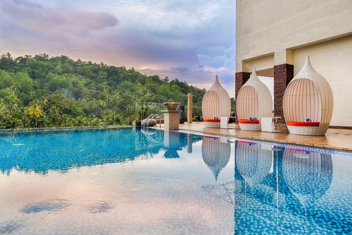 The Golden Crown Hotel,Kandy>>Central Province,5 star