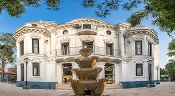 royal empire boutique hotel