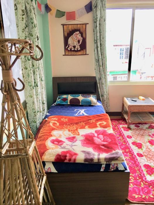 saras backpackers hotel