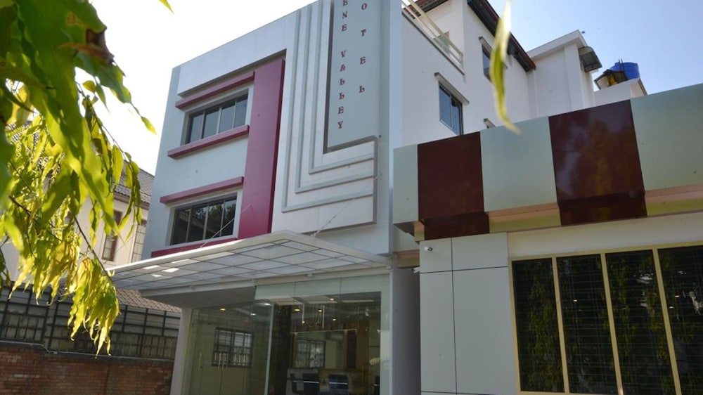 serene valley hotel