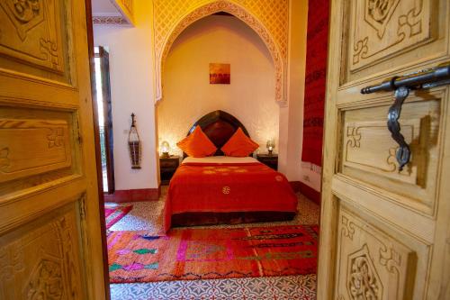 room-image