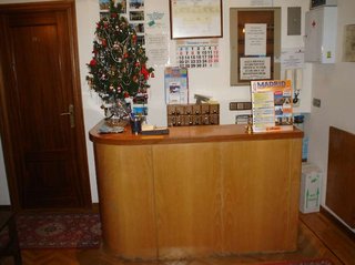 hostal hispano gran via