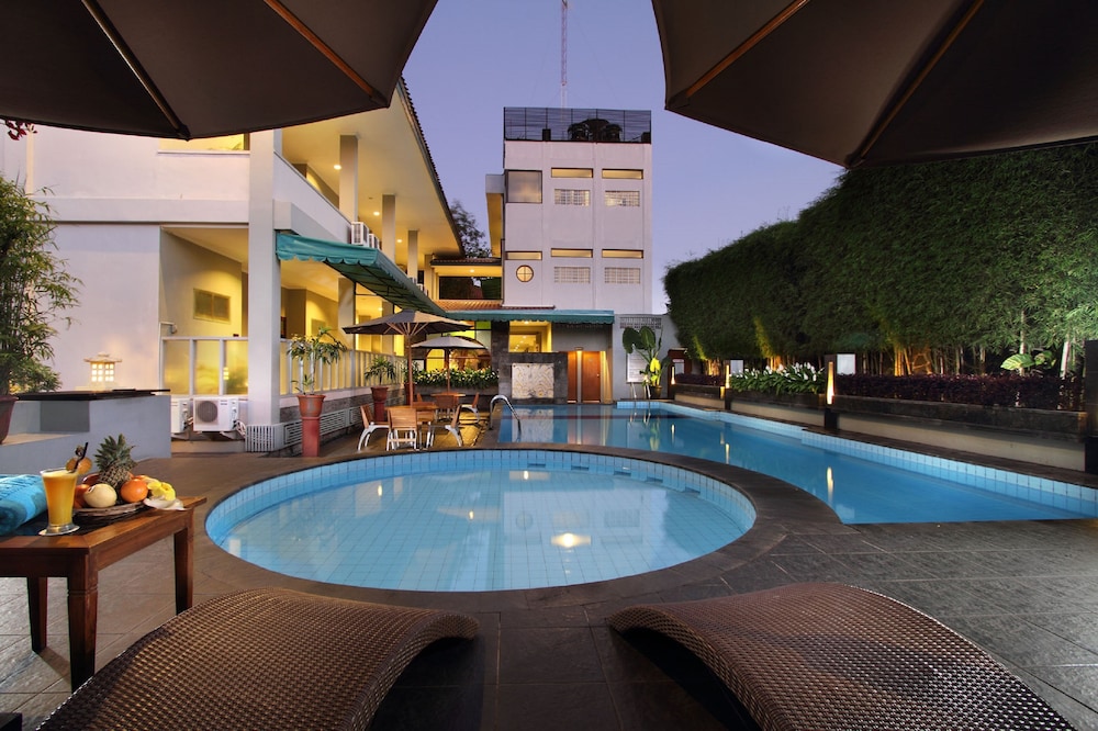 cakra kusuma hotel