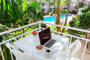 hotel tropicana suites deluxe beach club and pool