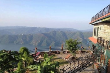 panoramic view guesthouse sarangkot