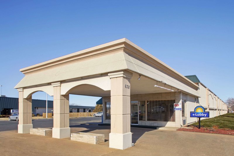 days inn by wyndham salina south