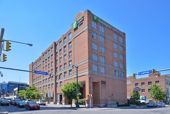 holiday inn express and suites buffalo downtown medical ctr