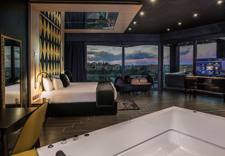 H Hotel,,4 star
