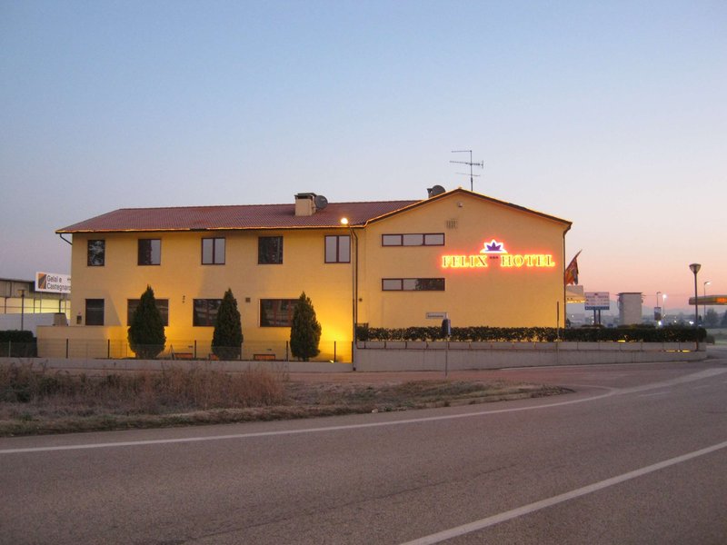 Felix,Montecchio Maggiore>>Castelnuovo Del Garda,3 star