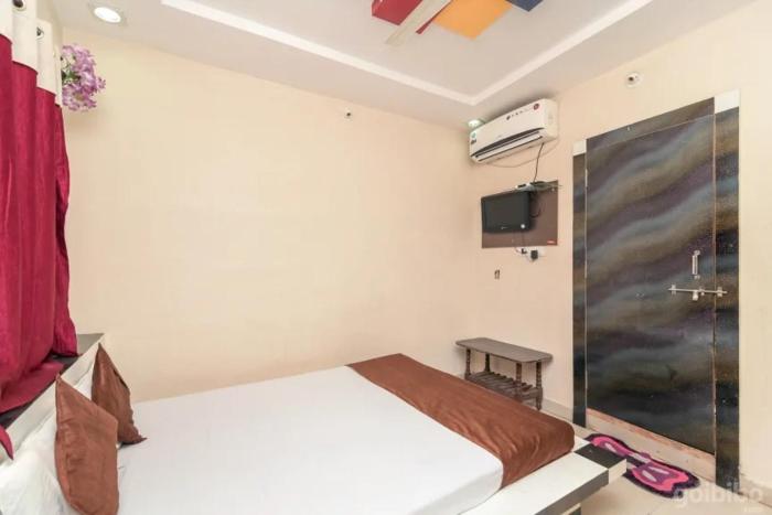 Hotel Rameshwaram,Ujjain>>Indore,1 star