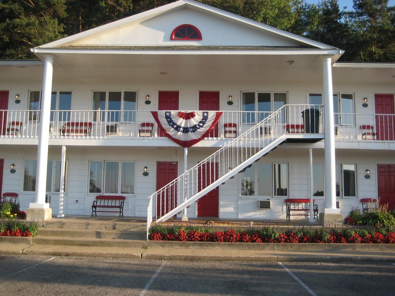 Bay Inn Of Petoskey