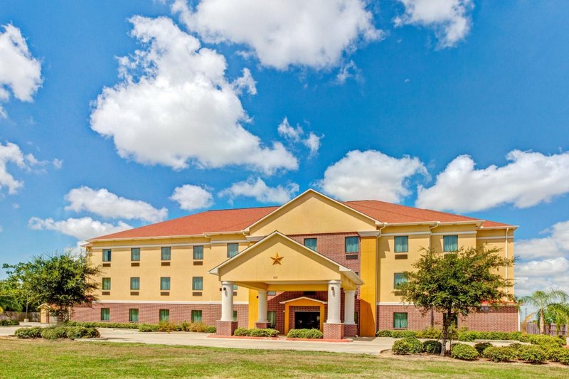 Scottish Inn And Suites La Porte