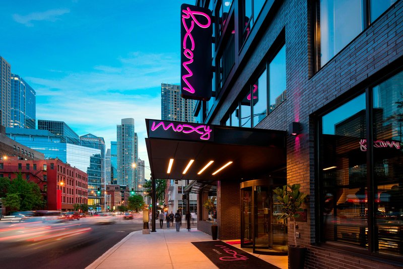 moxy chicago downtown