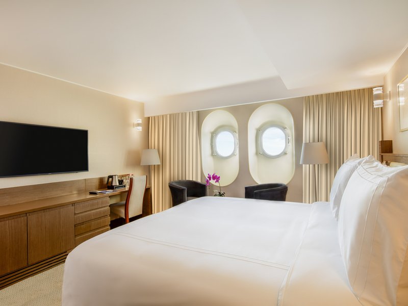 Queen Elizabeth 2 Hotel
