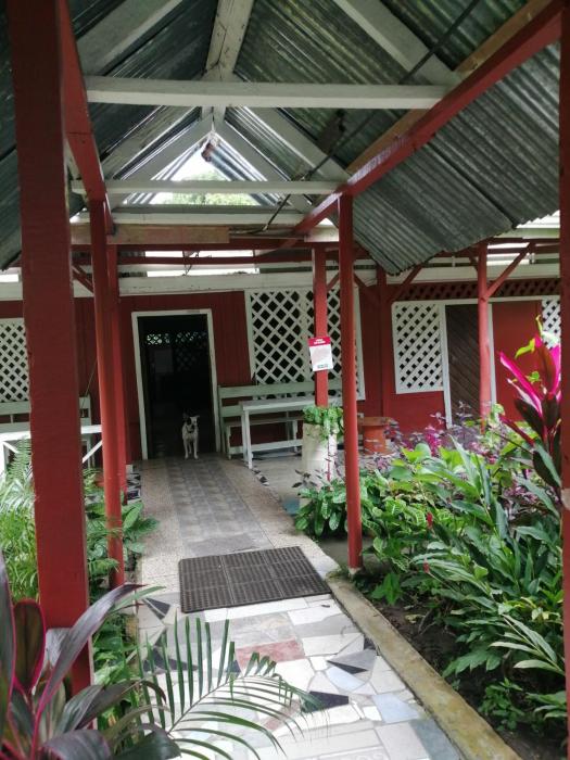 Hospedaje Meryscar,Limon>>Barra Colorado,2 star