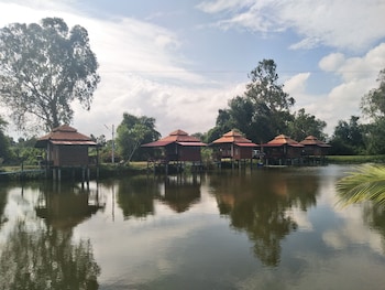 sarocha resort rayong