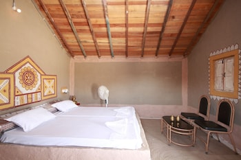 Hodka Rann Stay,Hodka>>Bhuj,2 star