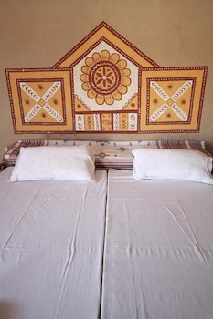 Hodka Rann Stay,Hodka>>Bhuj,2 star