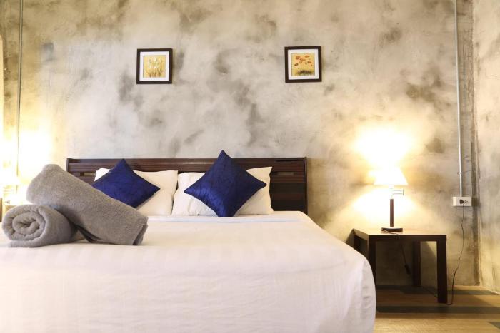 Crescent Bay Resort,Koh Samet>>Ko Samet,1 star