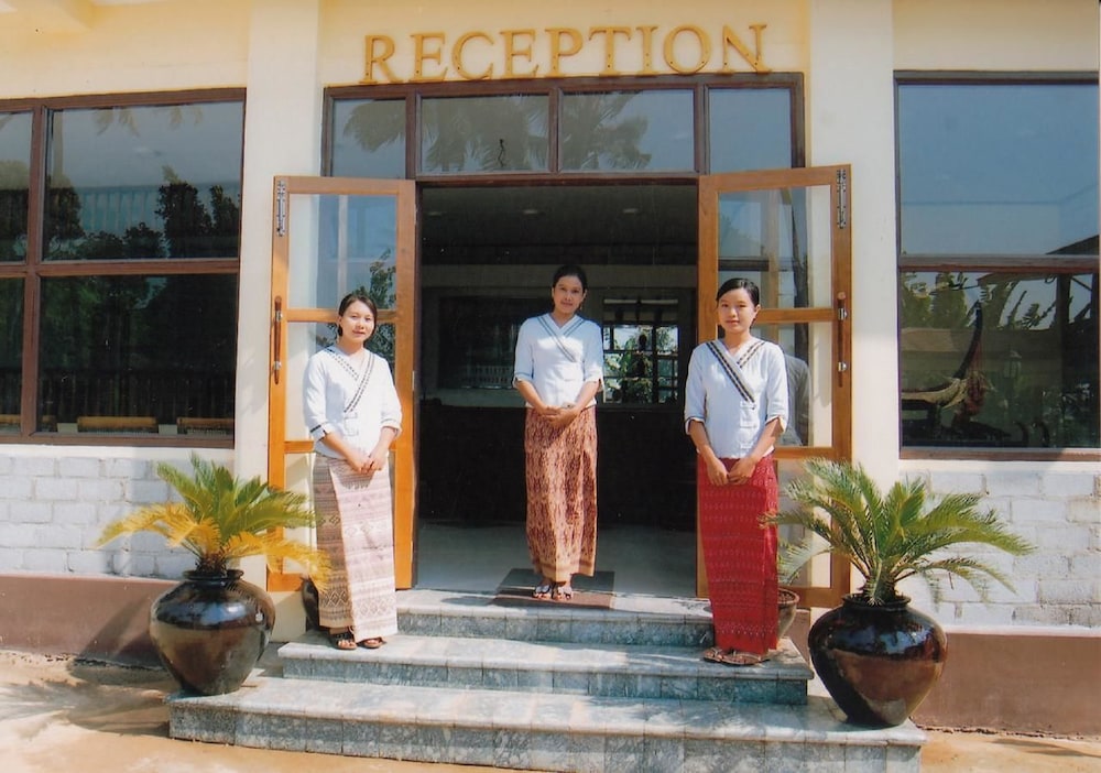Pekon Princess Resort,Nyaungshwe>>Loikaw,3 star