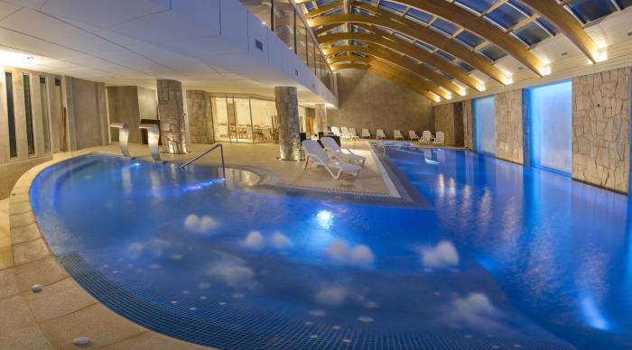 Hotel Cristal,Rio Negro>>San Carlos De Bariloche,4 star