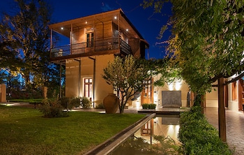 Club Tapiz,Near Familia Cecchin Winery,4 star