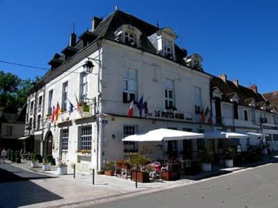 Logis Hotel Le Puits Dore