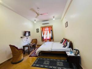 room-image