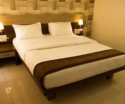 Ss Residency,B M Road,1 star