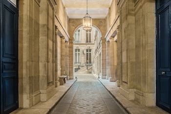 Hotel Alfred Sommier,Coupvray>>Champs Elysées,5 star