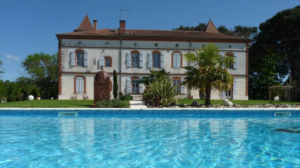 Manoir Des Chanterelles,Lafrancaise>>Castelsarrasin,3 star