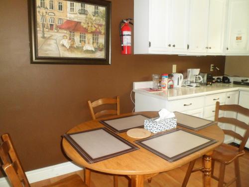 Jenny's Guest House,Yellowknife>>Fort Smith,2 star