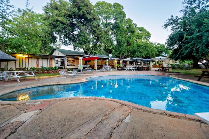 Shoestrings Backpackers & Bar,Near Victoria Falls,2 star