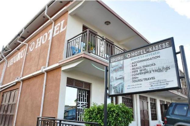 uhuru 50 hotel