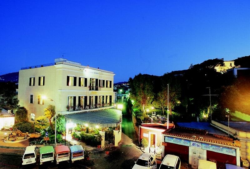 hotel villa maria