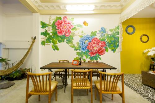 The Neighbors Hostel,Ratsada>>Phuket,2 star