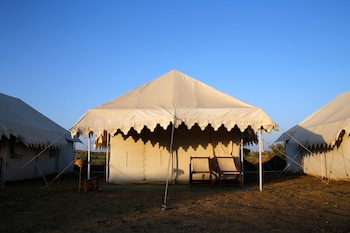 jaisalmer desert resort