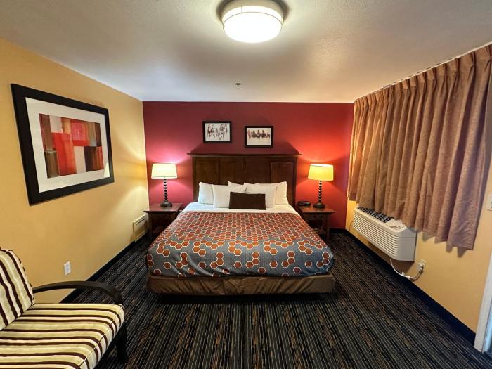 Royal Victorian,Port Angeles>>Clallam County,2 star