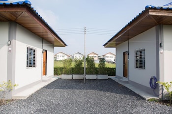 Triple Tree Resort,Lam Luk Ka>>Bangkok,2 star
