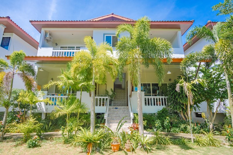 maikhao beach residence