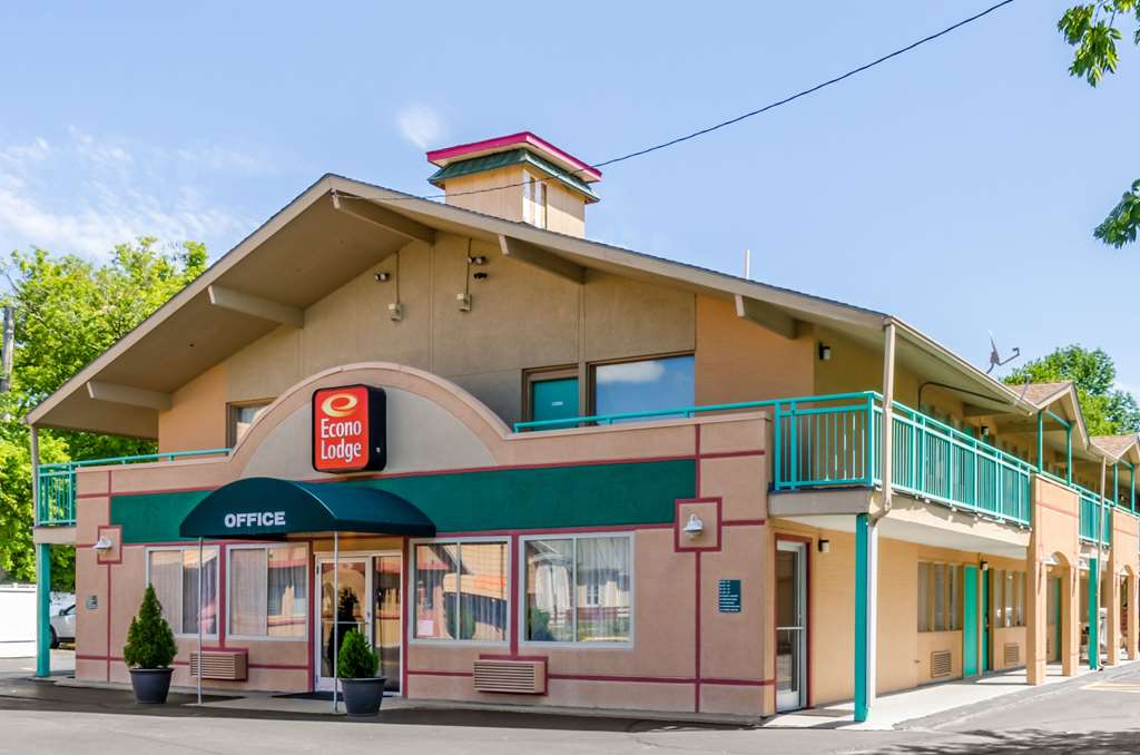 Econo Lodge,Pittsfield>>Dalton,2 star