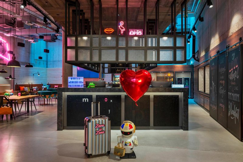 Moxy Frankfurt City Center,Innenstadt>>Frankfurt,3 star