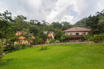 Paradise Kivu,Nyayumba>>Gisenyi,3 star