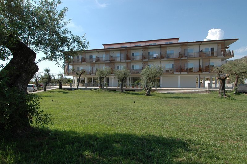 elaia garden hotel