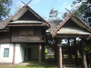 mae khum villa